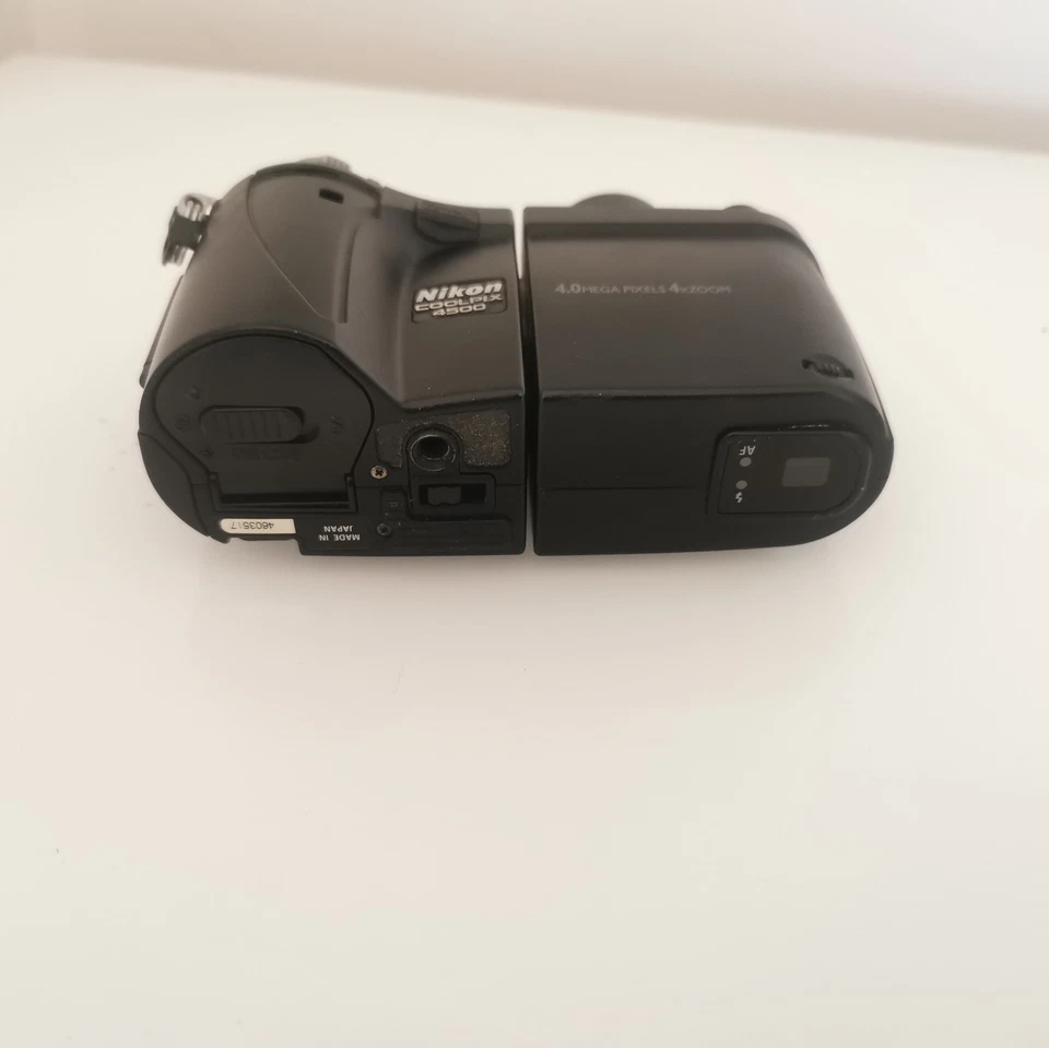 Nikon Coolpix 4500 Digitale Kompaktkamera Zoom Nikkor 7.85-32mm 1:2.6-5.1 Defekt - Bild 3 von 4