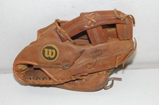 Wilson A2600 Fieldmaster Leather Baseball Glove RHT Right Hand Throw 11"
