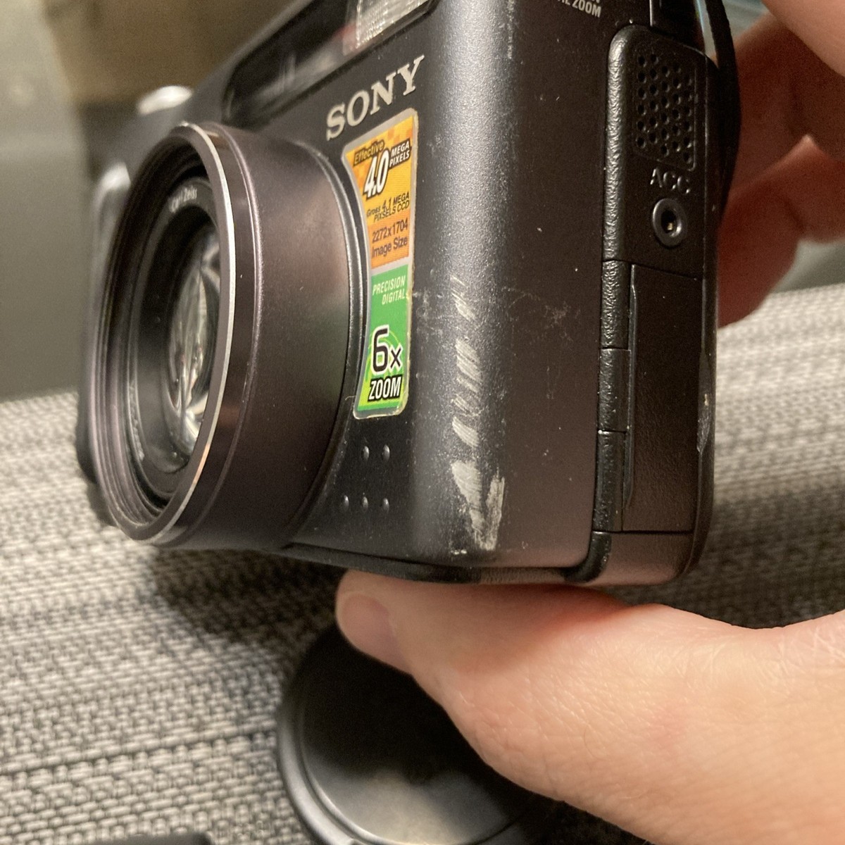 デジタルカメラ SONY Cyber-shot 4.0 MEGA PIXELS Sony Cyber-shot 4.1 Mega Pixel DSC-S85 Digital Camera With BATTERY