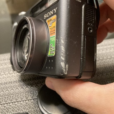Sony Cyber-shot 4.1 Mega Pixel DSC-S85 Digital Camera With BATTERY