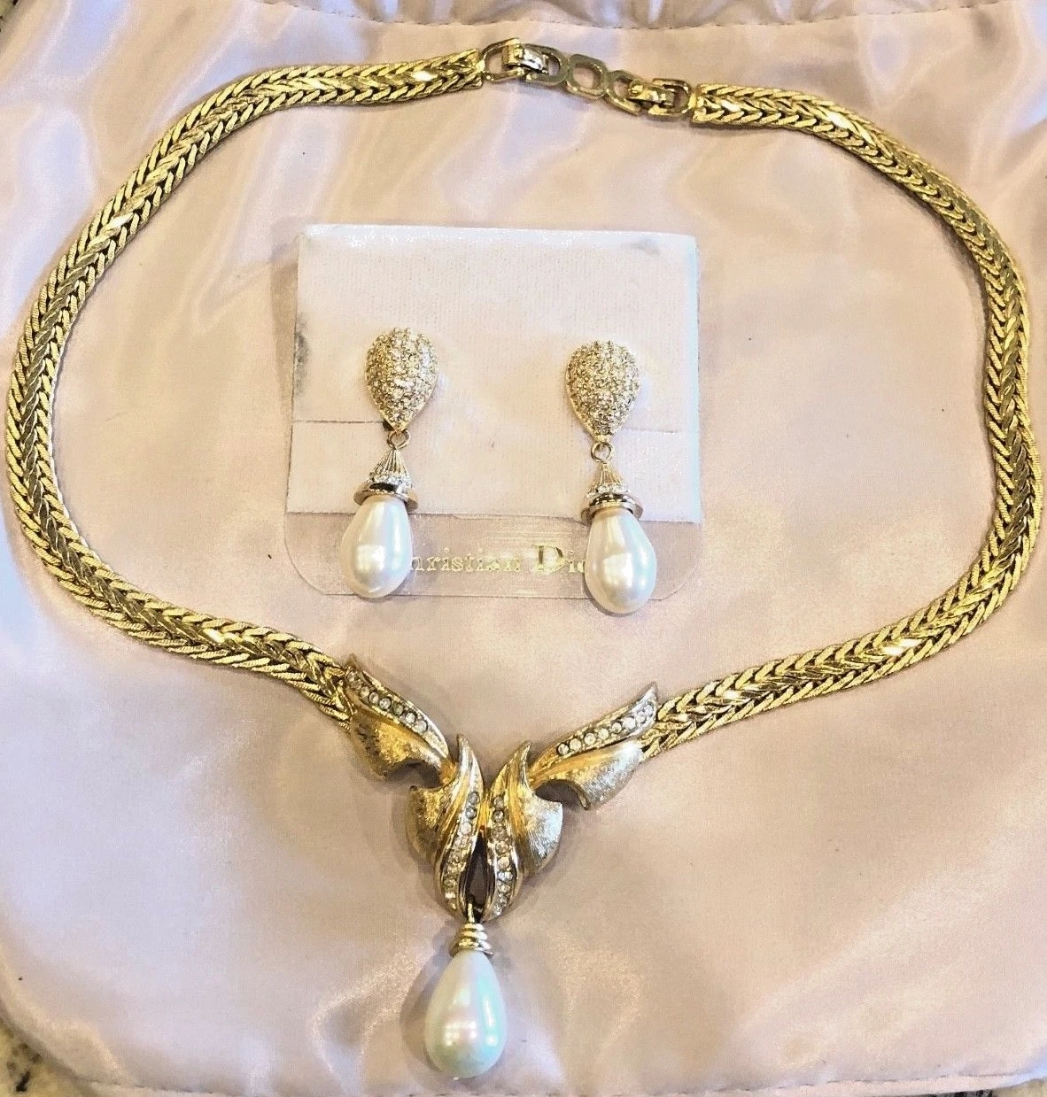 Ensemble collier et boucles d'oreilles en cristal perle vintage Christian Dior