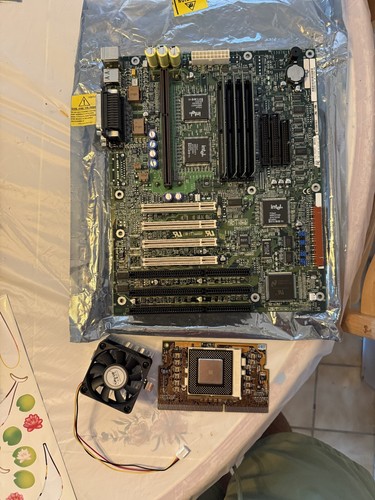 Intel PD440FX Slot 1 Motherboard w 256MB RAM & 533 Celeron Socket 370 Converter - Afbeelding 2 van 3