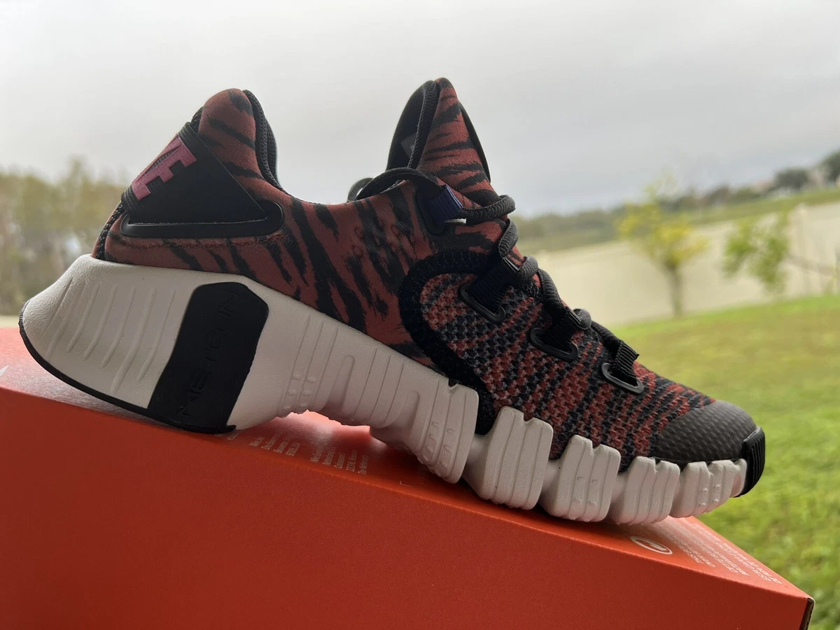 WOMEN NIKE FREE METCON 4 Size 6