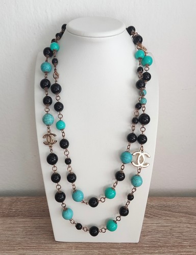 CHANEL NECKLACE NECKLACE BLUE CC LOGO PEARLS CHAIN IN GOLD METAL NECKLACE