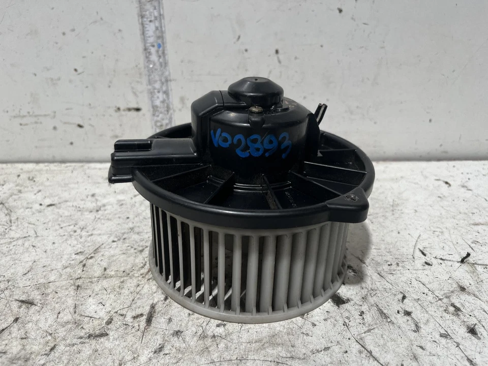 Toyota CELICA Heater Fan Motor ST204 07/93-11/99  - image 4 of 4