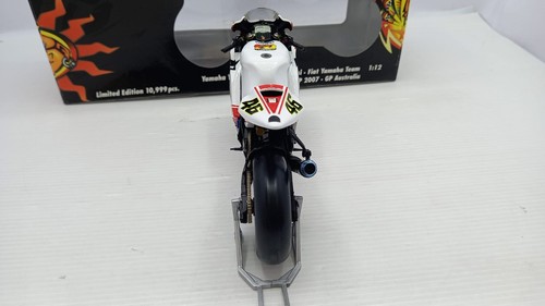 MIN122073196 Minichamps Yamaha YZR-M1 V. Rossi Abarth Philip Island GP 200 - Bild 6 von 9