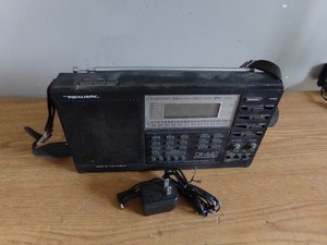 REALISTIC DX-440 VOICE OF THE WORLD AM FM RECEIVER WITH ADAPTER