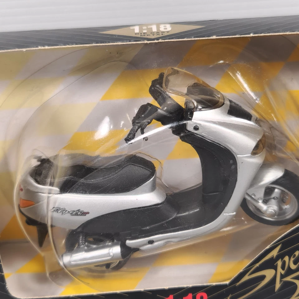 标致 Elyseo 滑板车 1: 18 比例压铸复制品 Maisto 特别版 2001 年 — 第 2/4 张图片