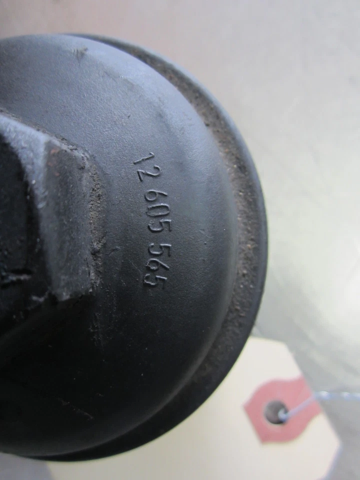 Tapa filtro aceite Chevrolet Malibu 2008 2.4 12605565 Foto 2 de 4