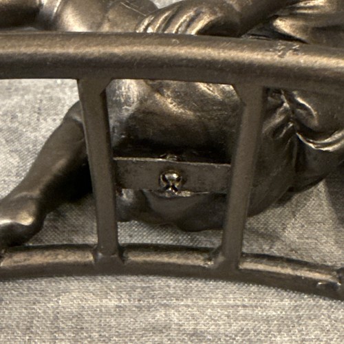"Estatuilla de metal fundido de 3 niños jugando en el gimnasio de la selva 18""x 10"" acabado bronce" - Imagen 7 de 8