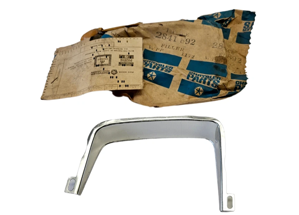 Plymouth Sport Fury 1968 VIP derecha 1/4 panel extensión relleno 2841892 nuevo en stock Foto 2 de 4