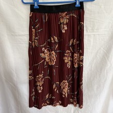 LEITH Pleated Skirt Size Small Maroon Floral Polyester Knee Length USA Made