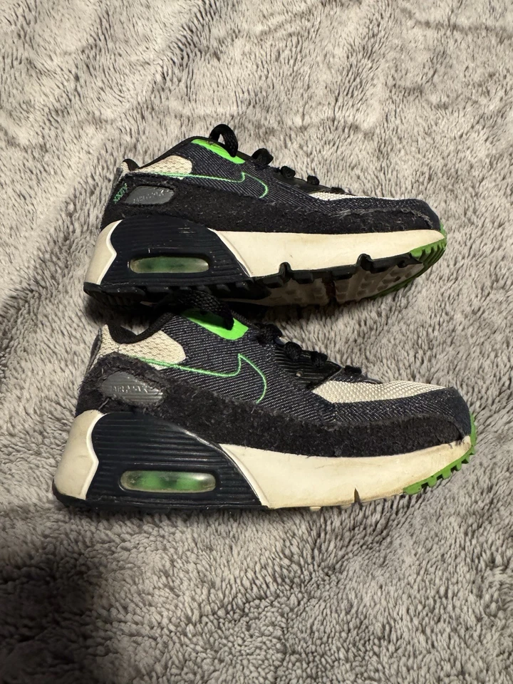 Zapatos Nike Air Max 90 SE para niños pequeños talla 9,5 Foto 3 de 4