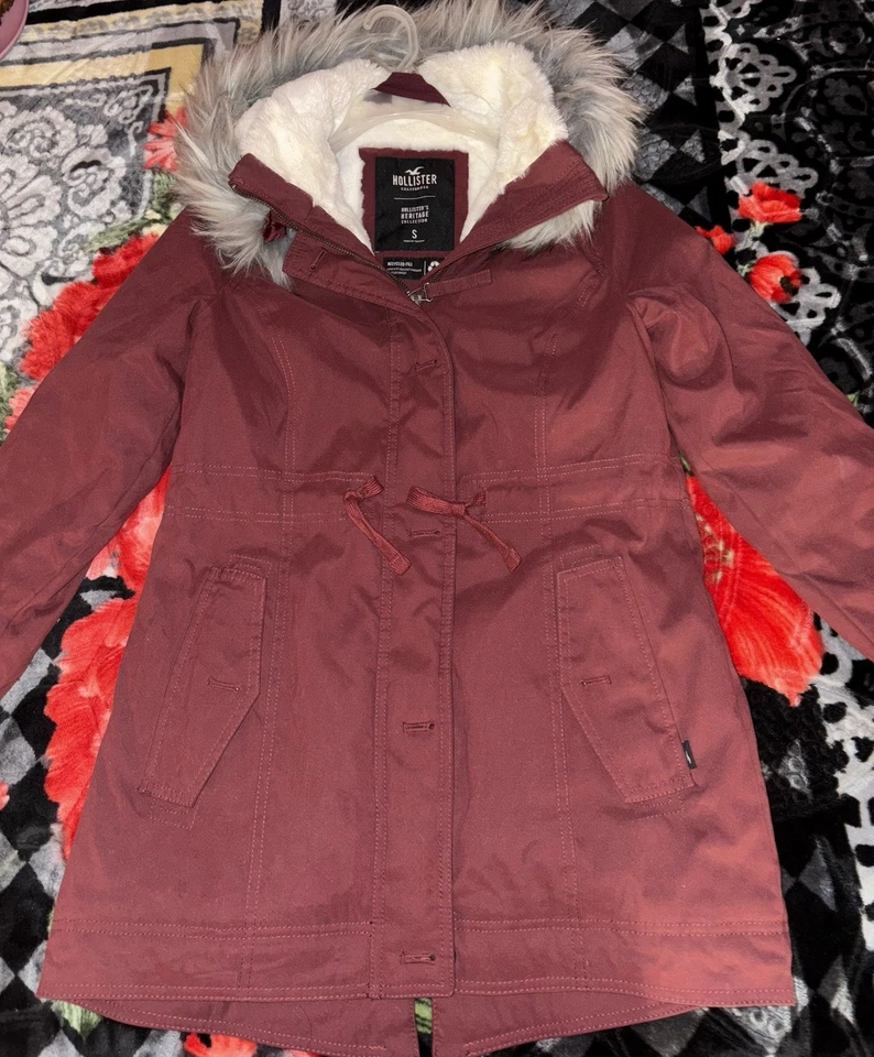 Chaqueta Parka Militar Hollister Mujer S Sherpa Forrada Colección Heritage Granate Foto 3 de 3
