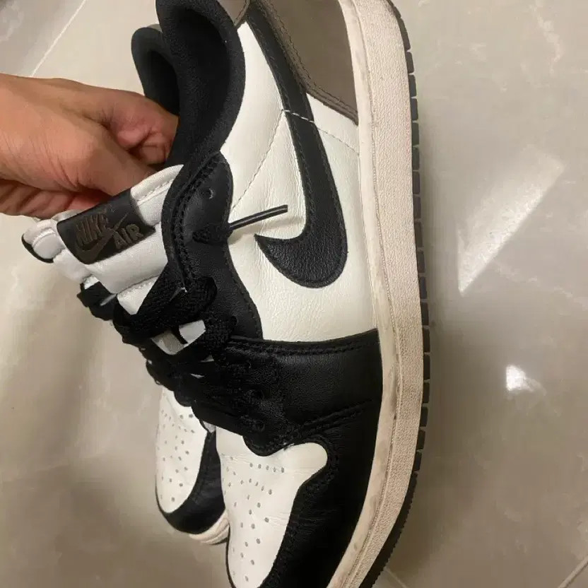 Nike Jordan 1 Low Mocha 270 Sneakers thumbnail 9