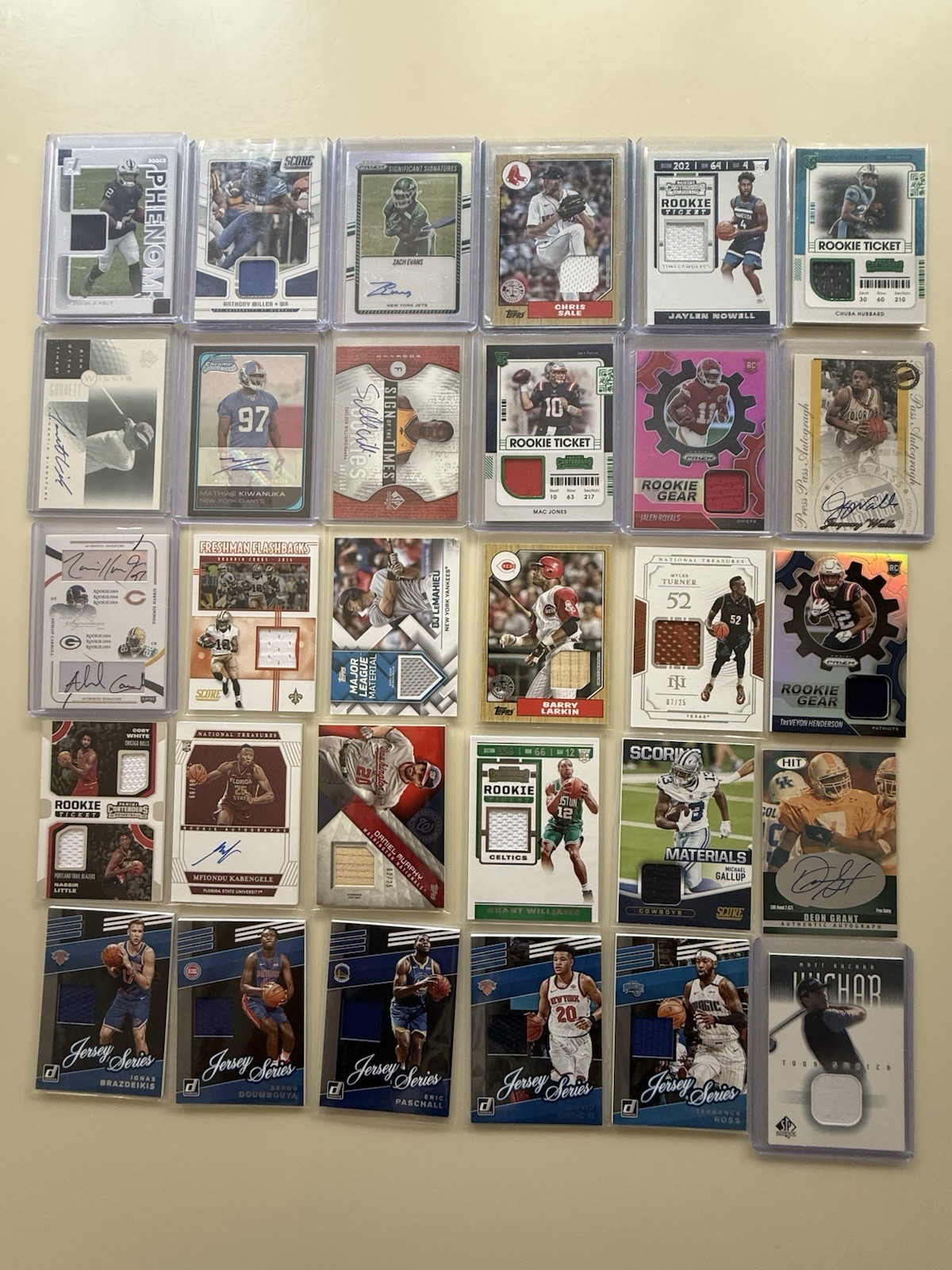Game Used Jersey Mem Auto Rookie Lot of 30 Cards All Different MLB NBA NFL view 1
