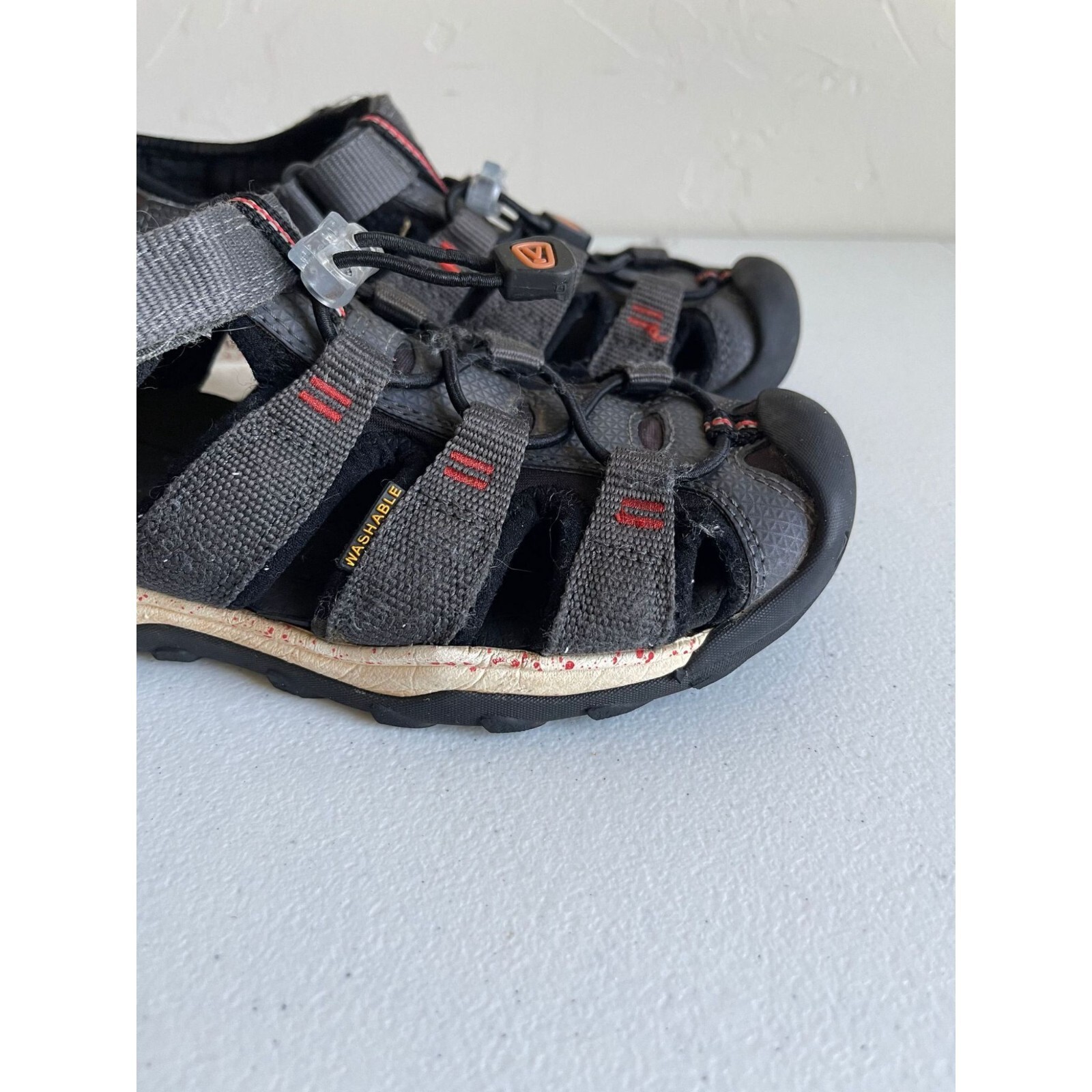 Sandali KEEN grigio rosso giovanile taglia 2 passeggio escursionismo campeggio punta berretto pescatore