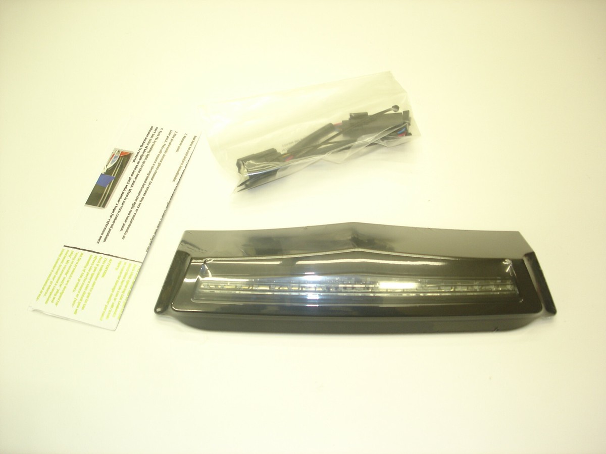 モ Harley Davidson CIRO Latitude Center Brake Light Fits Tour Pak