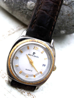 Montre PERformer Vintage Suisse Années 1990 - Cadran Bleu Guichet Date - Bracelet Cuir Doré