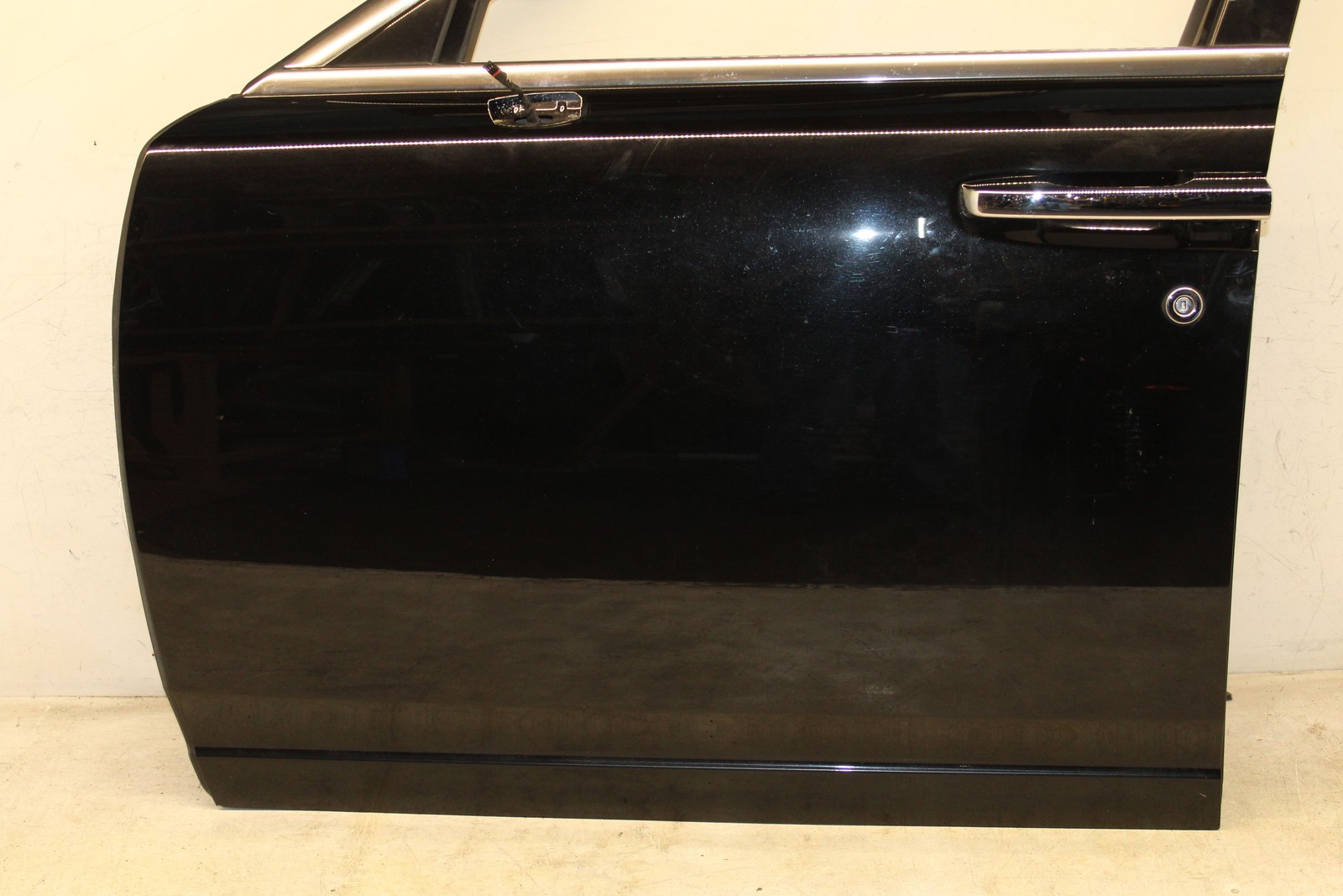 11 ROLLS ROYCE Front Door Left