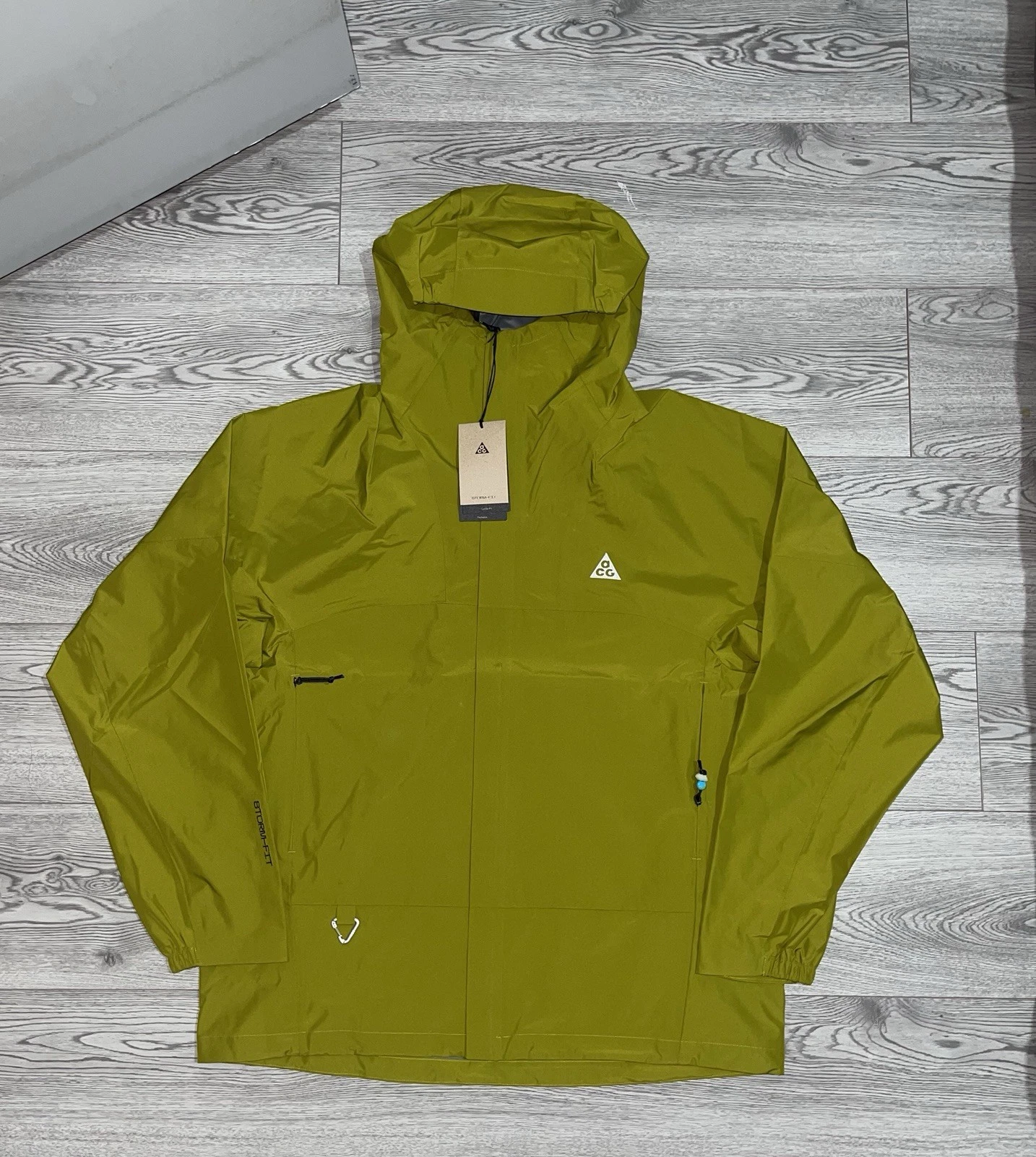 Size Large Nike ACG Cascade Rain Storm-Fit Jacket Moss DV9415-390 Men RRP £180