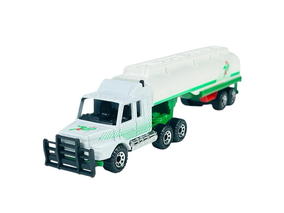 Matchbox Convoy CY-17 7UP Tanker Truck ~ 1983 Silver Window Box Die Cast - Image 2 of 4