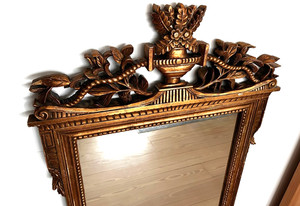 LARGE HEAVY ANTIQUE STYLE CARVED WOOD GOLD GILT DECORATIVE MIRROR