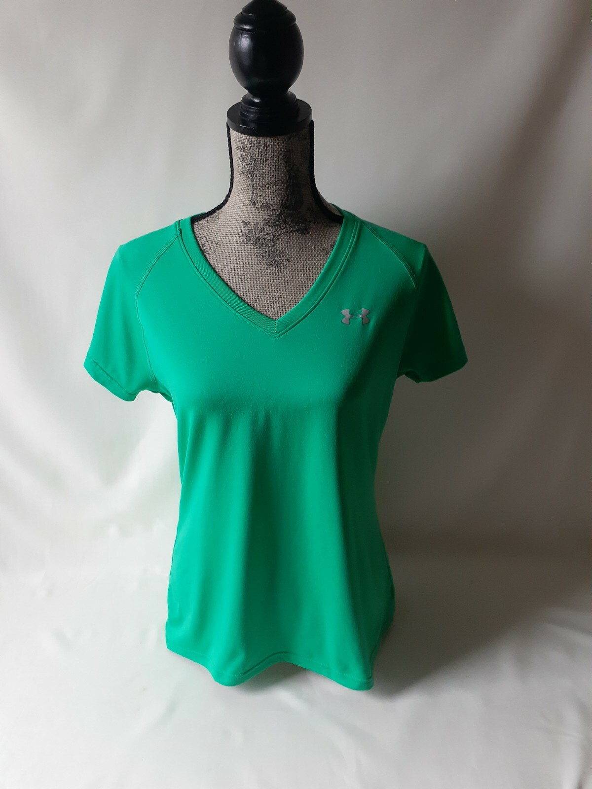 Under Armour women's green vneck activewear top size M eBay