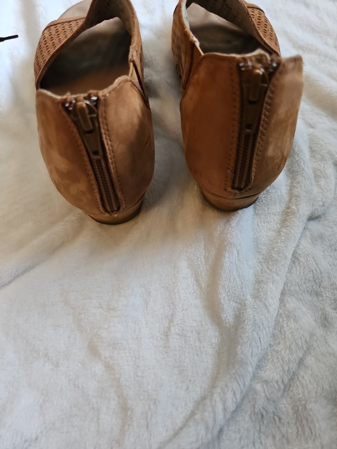 capricorn wedge sandal