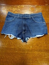 VTG 80s Wrangler high rise Denim Flat Front Cut Off Jean Shorts Sz 12 34 waist