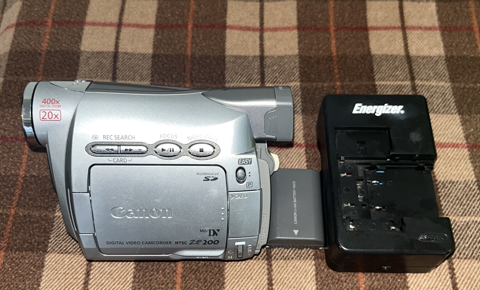 Canon ZR200 Mini DV Camcorder Silver w/ Battery Tested & Working