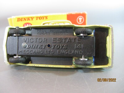 Vintage Dinky Toys Vauxhall Victor Estate Diecast # 141 England