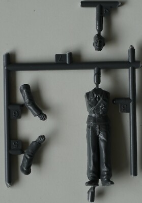 Tamiya 35292 1/35 Sd.Kfz.121 Pz.Kpfw II Ausf.C crew figure only