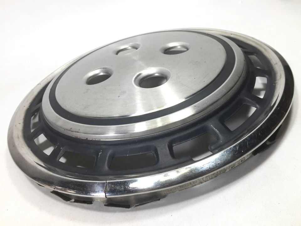 Tapacubos central cubierta de rueda vintage 13” para Isuzu Gemini PF60 PF50 OEM usado Foto 3 de 4