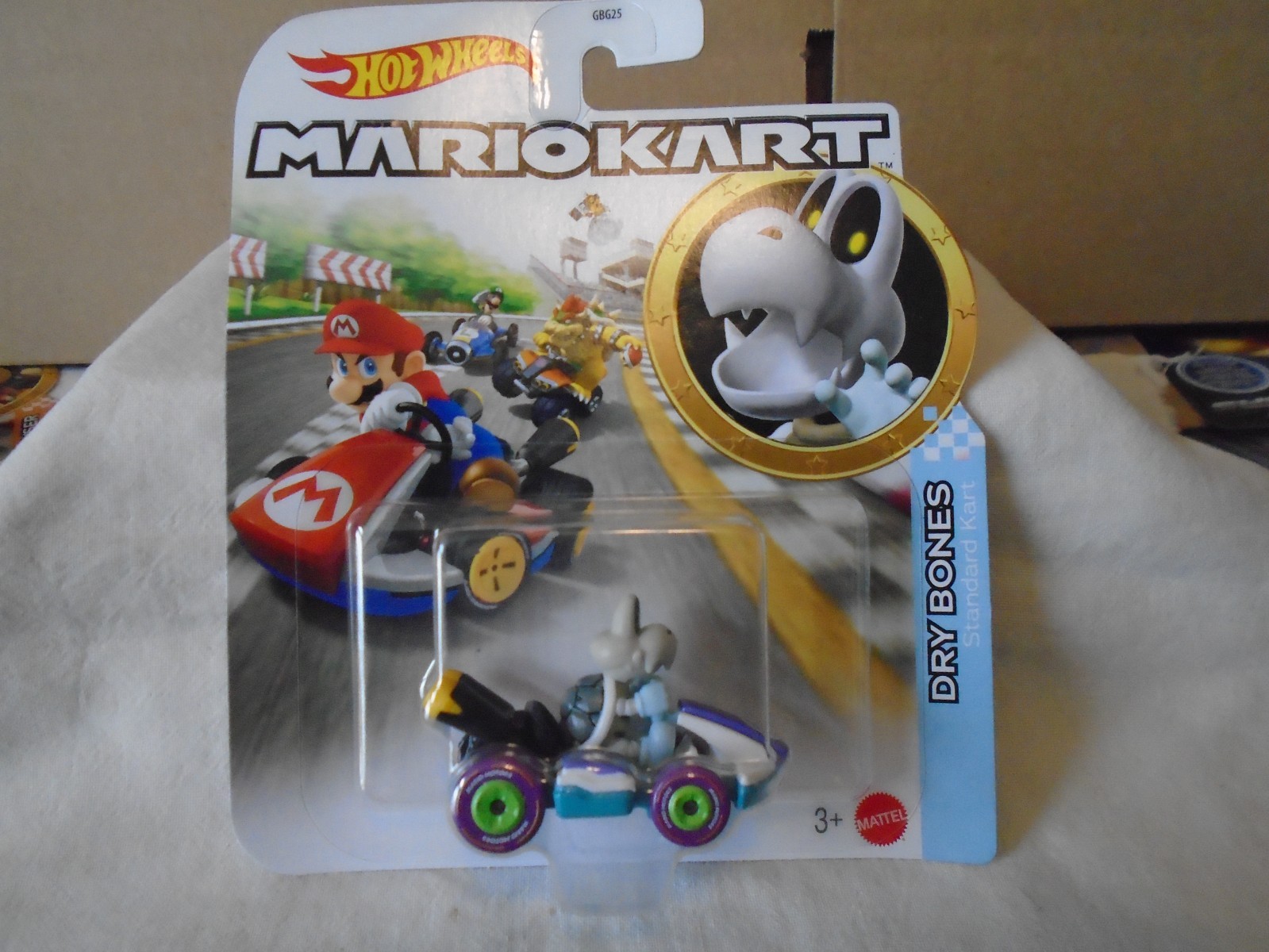 Hot Wheels - Mario Kart - Dry Bones - Standard Kart - 2021 Release