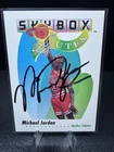 ON CARD AUTO! Michael Jordan Bulls 1992 SkyBox Salutes SkyBox #572