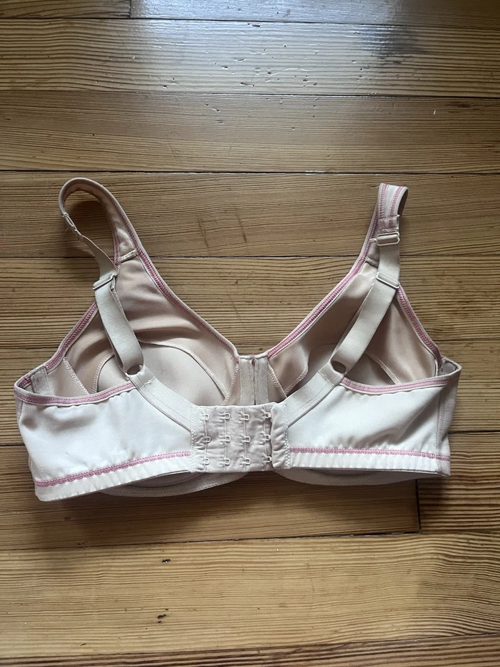 Lote de 2 sujetadores deportivos Freya con aros nude talla 32DD — forrados, sin forro Foto 4 de 4