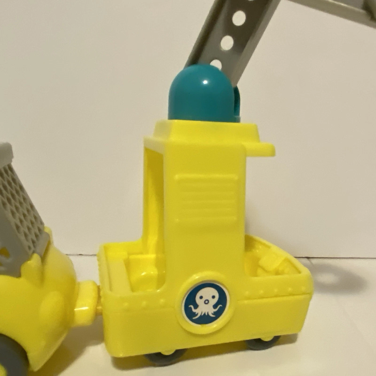  octo-repair vehicle station gups octo-crane octo-claw car toys 