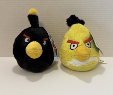NWT Angry Birds Black Bomb Bird Yellow Chuck Bird Commonwealth 2010 Lot Of Two