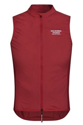 PAS NORMAL STUDIOS Mechanism Stow Away Gilet Deep Red Neu mit Etikett Größe L