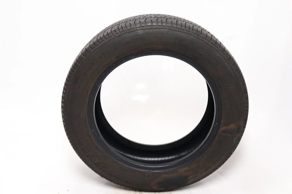 Juego de 2 Goodyear Eagle RS-A 205/55R16 usados - 89H - 8,5-9/32 Foto 4 de 4