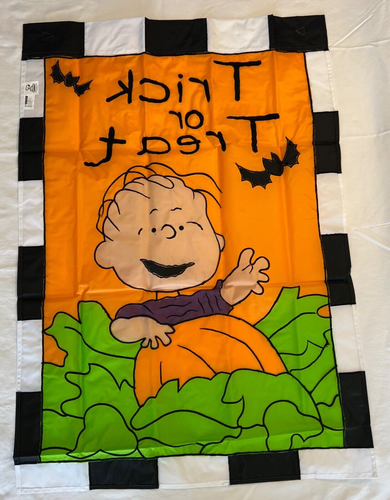 Peanuts Linus in Pumpkin Patch Trick or Treat Halloween Outdoor House Flag 40x28 - Picture 2 of 7