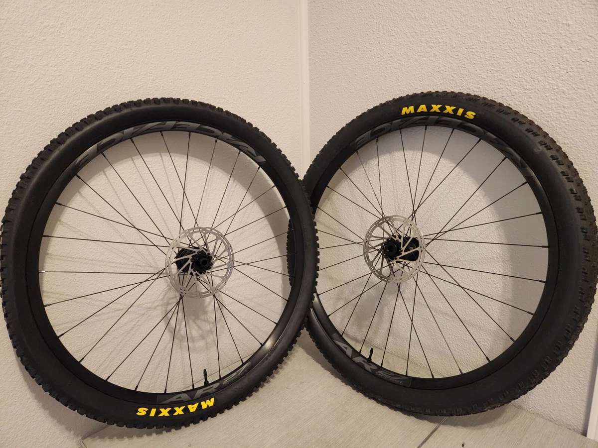 Race Face AR offset 27 Boost Wheelset w Tires and Rotors New Takeoffs