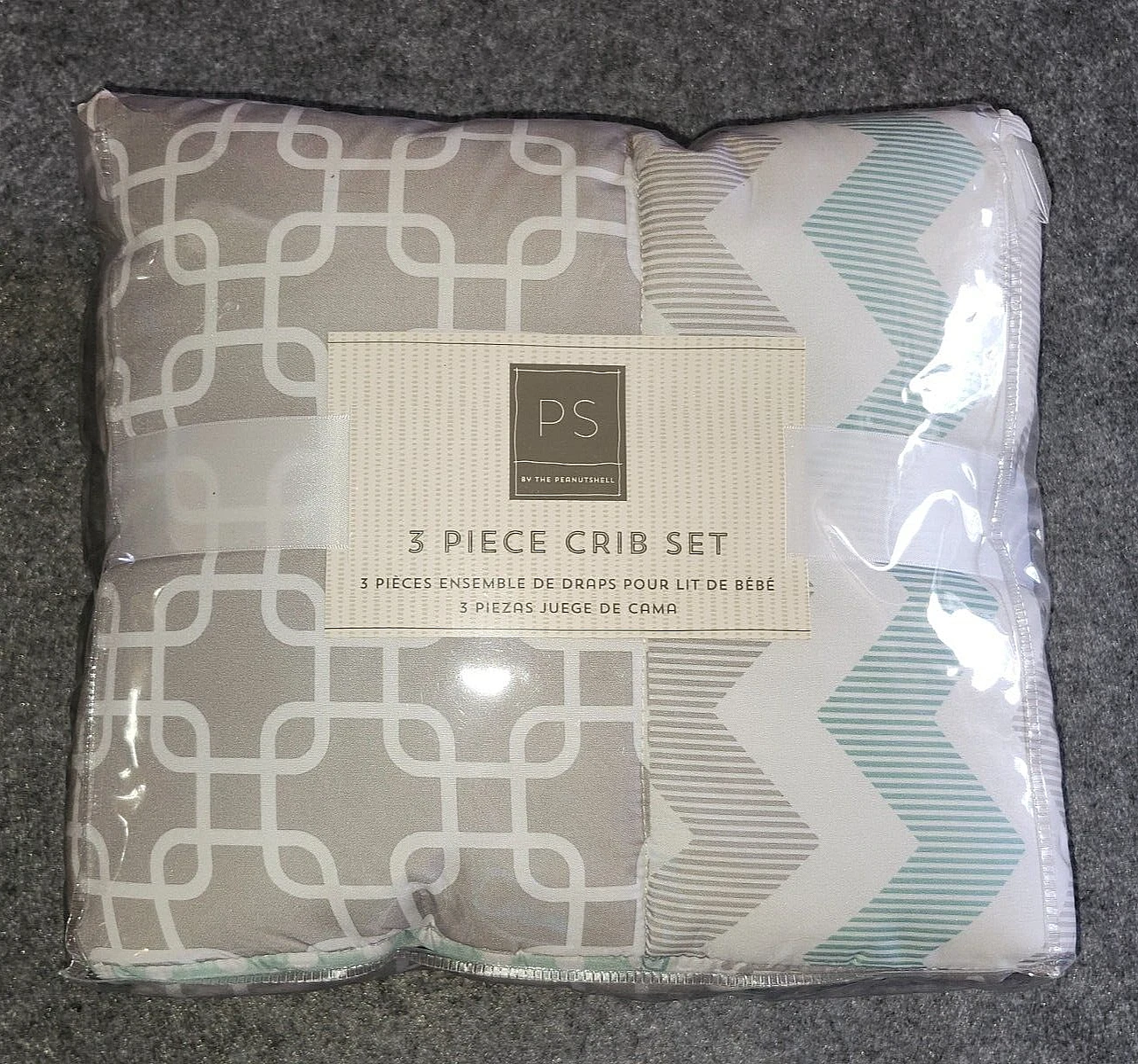 The Peanutshell Gray,Mint,Green&White Patchwork Giraffe 3pc Crib Bedding Set New
Opens in a new wind