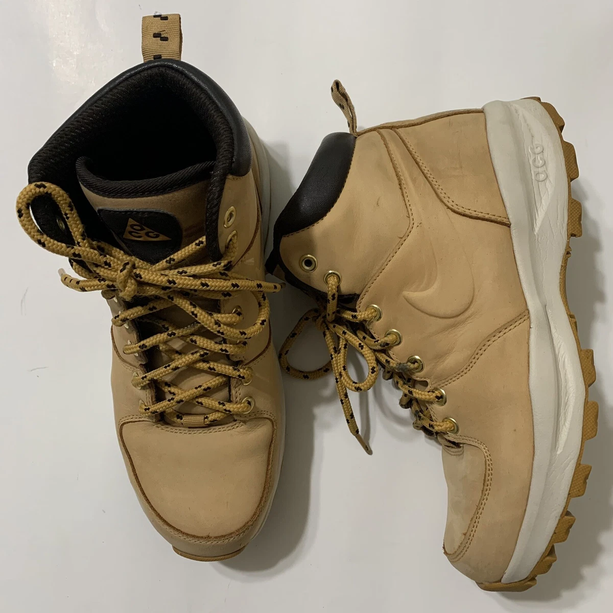 Nike cheap boots tan