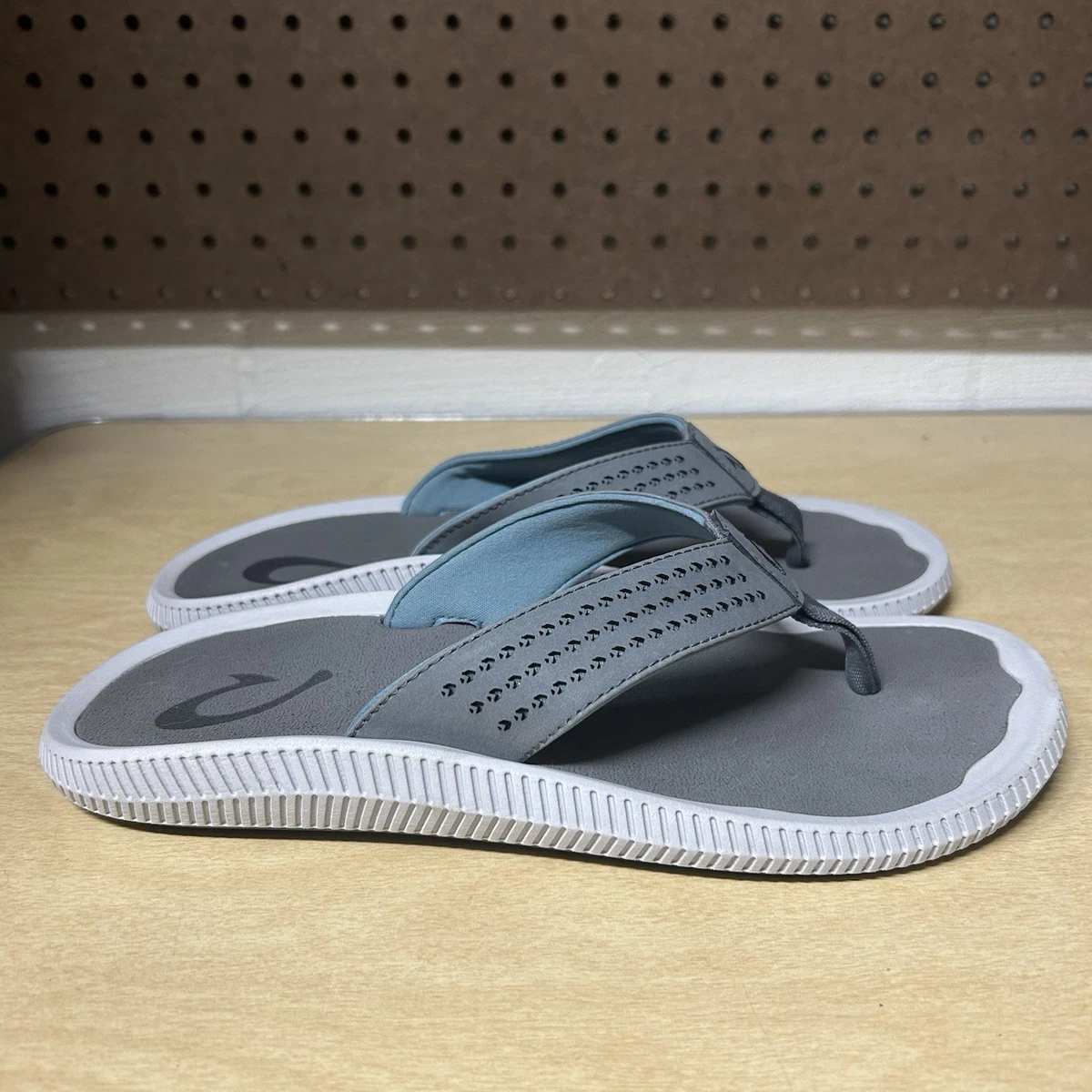 OluKai Modern Aloha Alania Mens 13 Gray Flip Flop Sandals Beach Casual Pool Shoe Amazon.com | OluKai Men main image 3