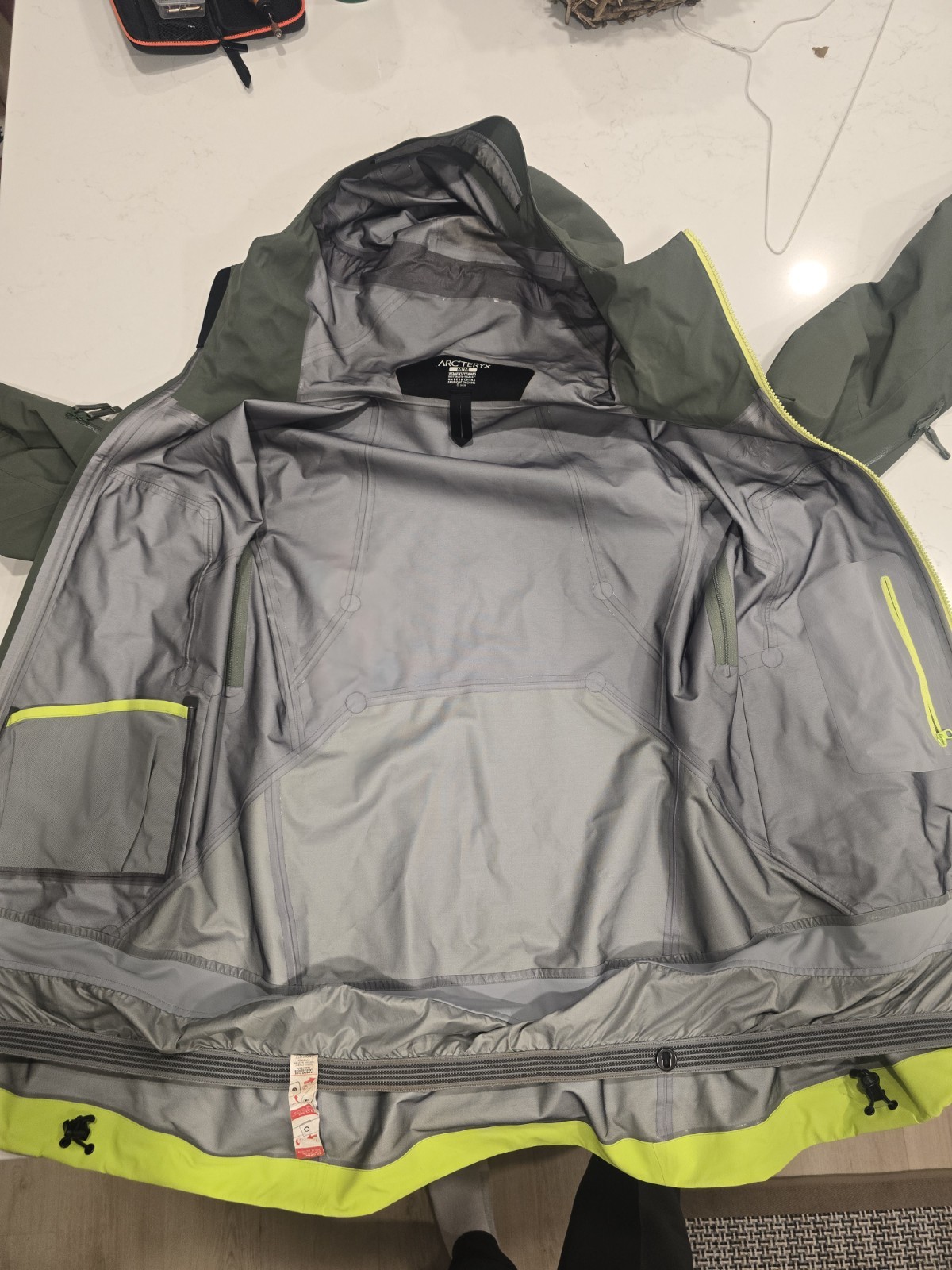 Arc'teryx Sentinel LT Women's Ski Jacket Gray Yellow M Hooded Waterproof thumbnail 6