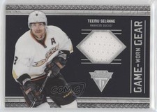 2011-12 Panini Titanium Game-Worn Gear Teemu Selanne #9 HOF 2d8