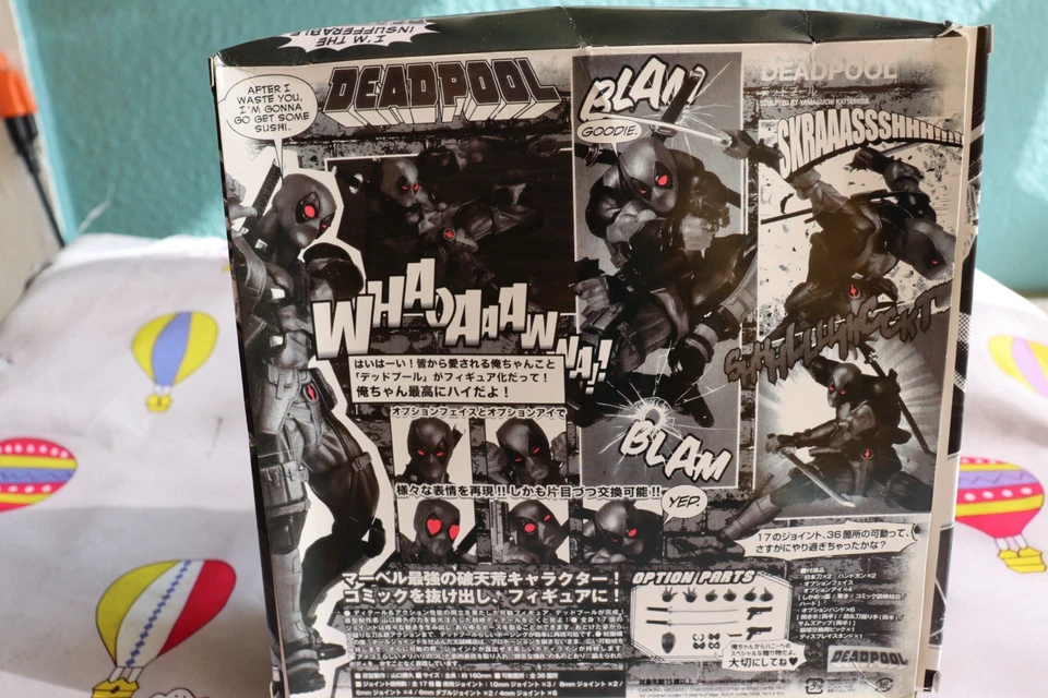 Figura de acción Mezco One: 12 Collective Marvel X-Force Deadpool Foto 4 de 4