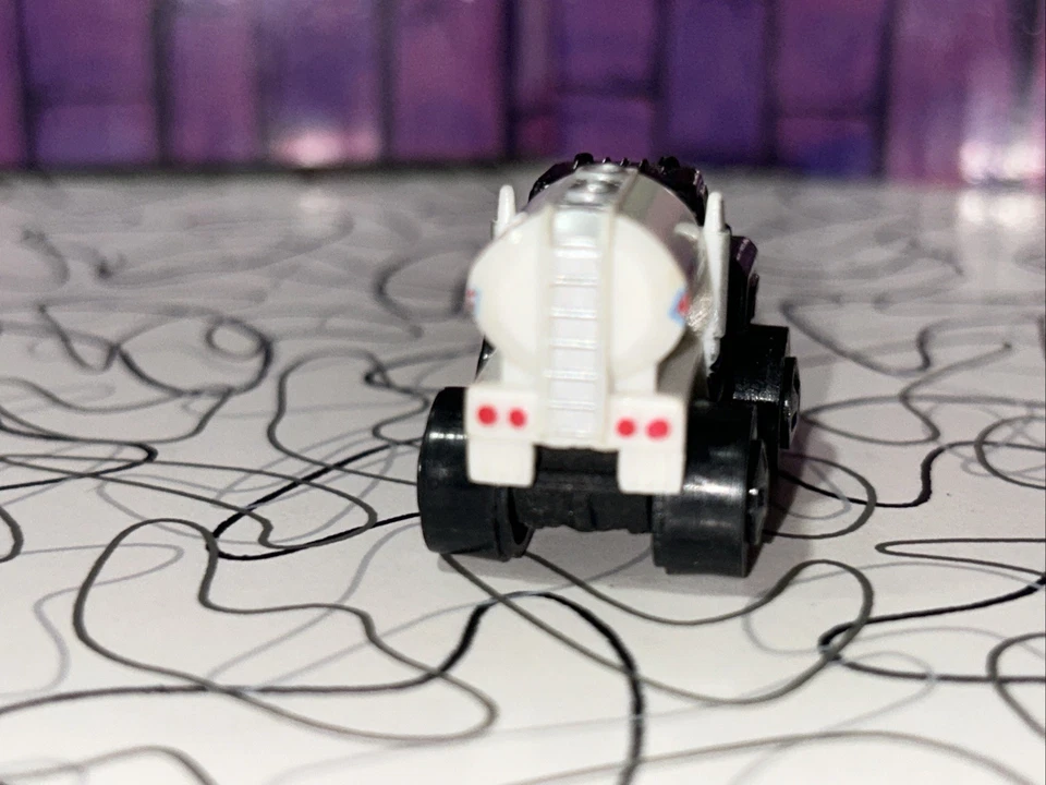 Camión cisterna Road Champs 1987 de colección micro vehículo Foto 4 de 4